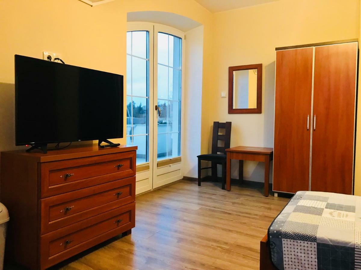 Apartmán Pensjonat Nad Struga Stryków Exteriér fotografie